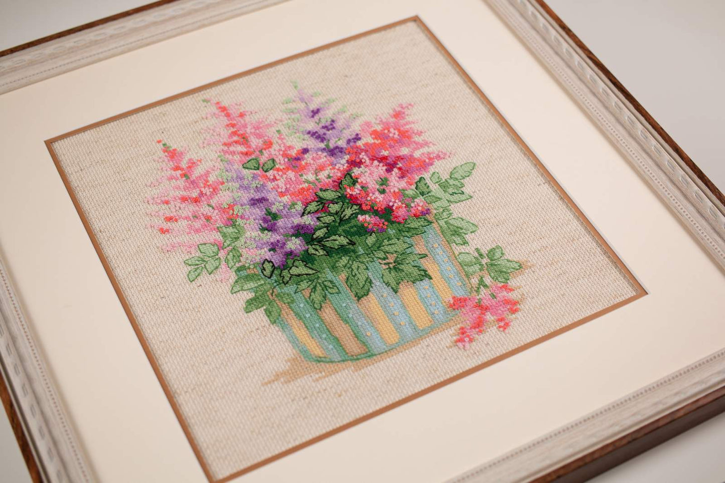 Embroidery kit - Astilbe 2059