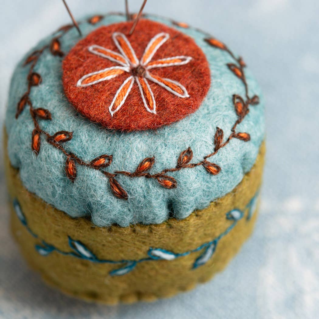 Embroidery Kit with Felt - Scissors Case and Mini Pincushion