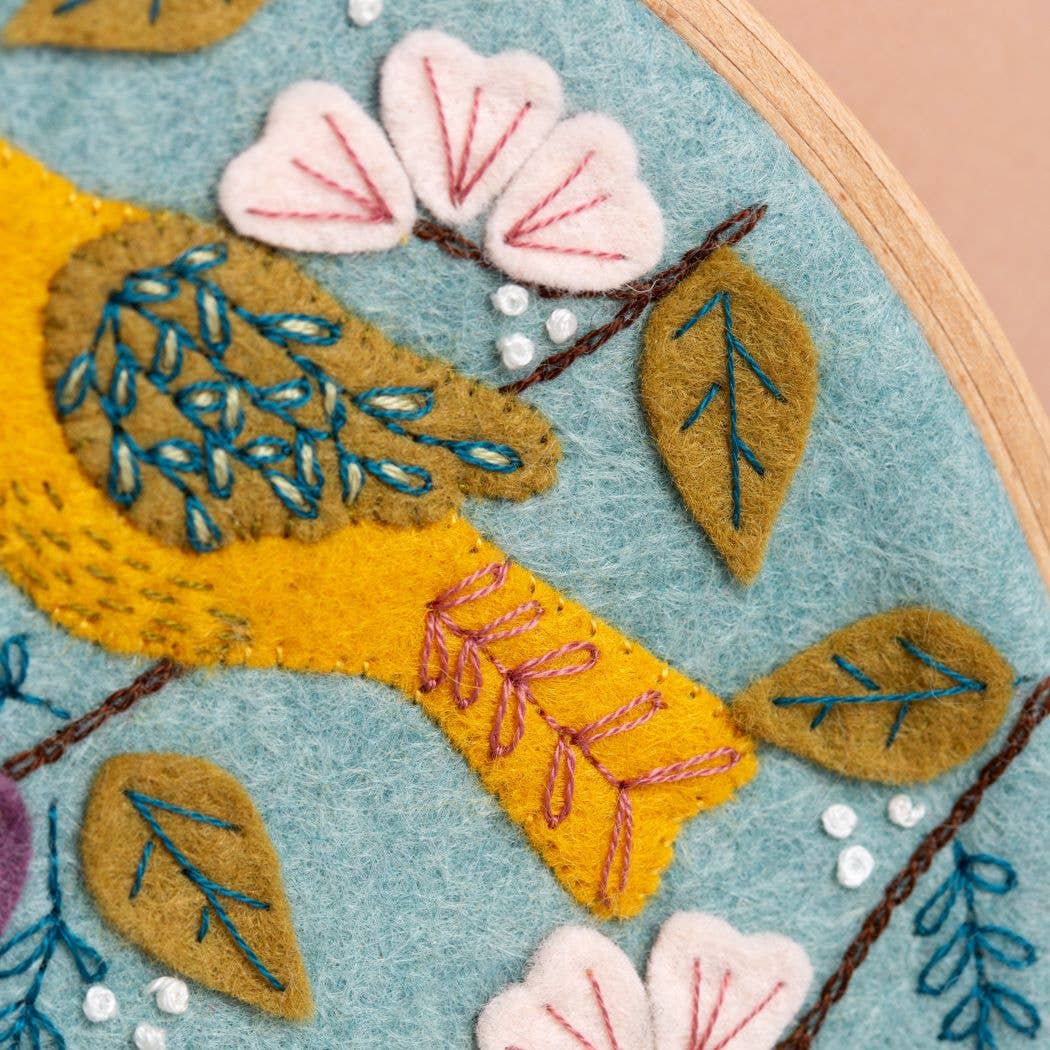 Borduurpakket Met Vilt Appliqué - Dawn Chorus