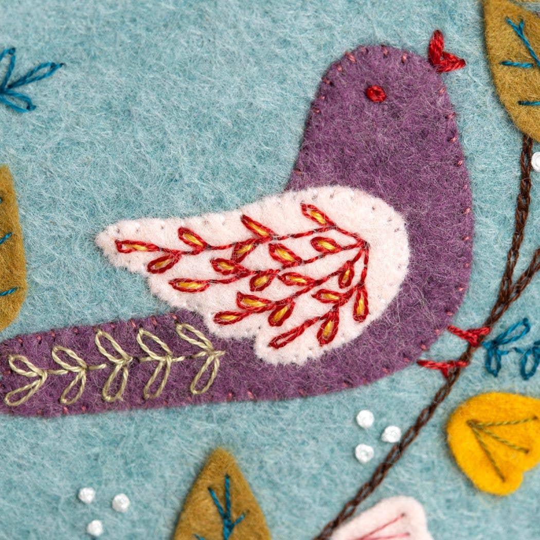 Borduurpakket Met Vilt Appliqué - Dawn Chorus