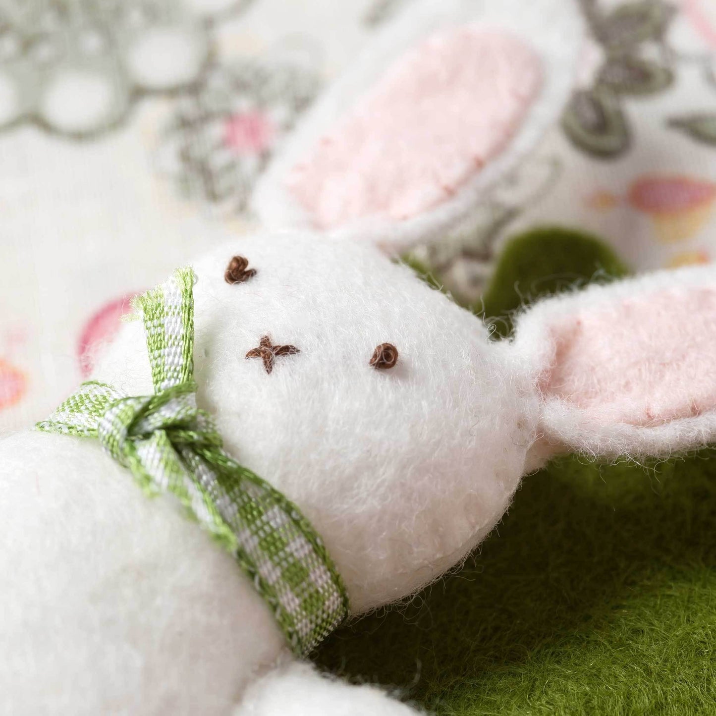 Felt package - Rabbit in Carrot