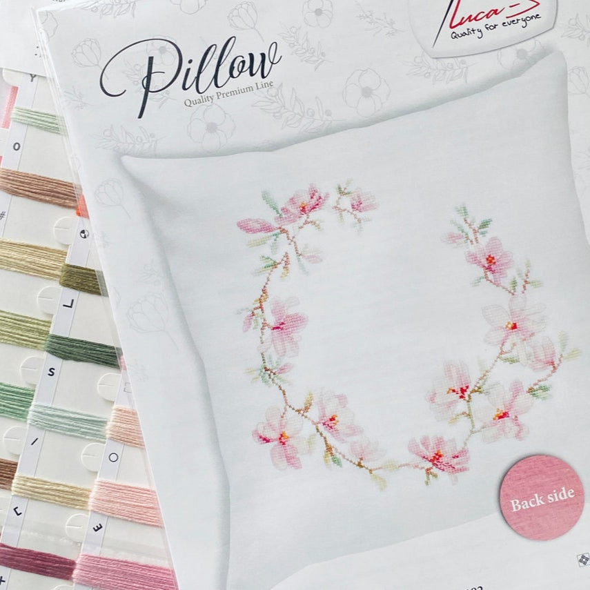 Kit de broderie pour coussin - Fleurs roses PB182