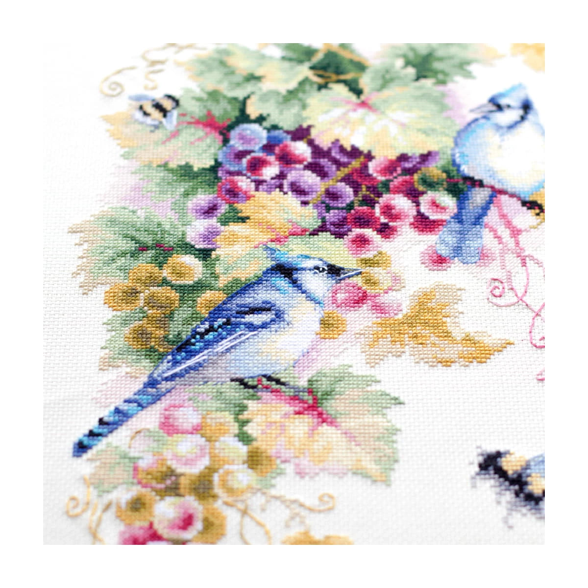 Embroidery kit - Blue Jay And Grapes 130-022