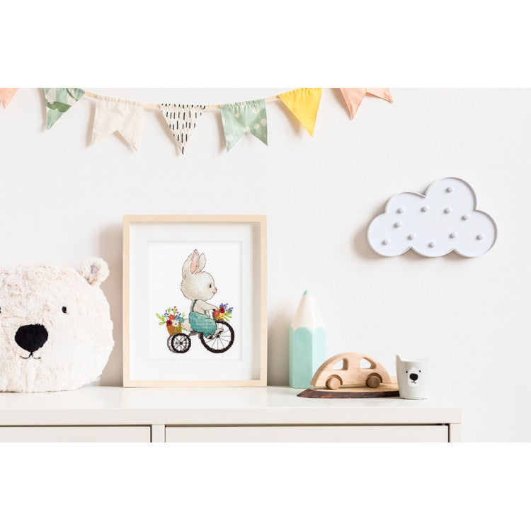 Borduurpakket - Bunny On A Bicycle