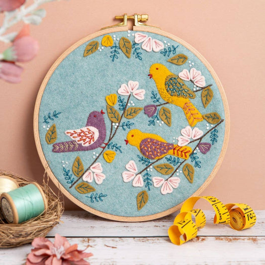 Borduurpakket Met Vilt Appliqué - Dawn Chorus