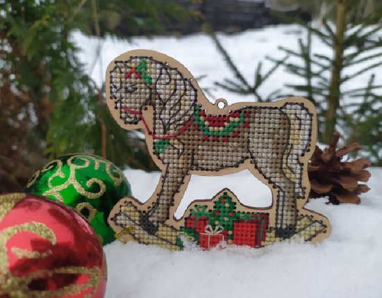 Embroidery kit Christmas tree pendant - Christmas Horse