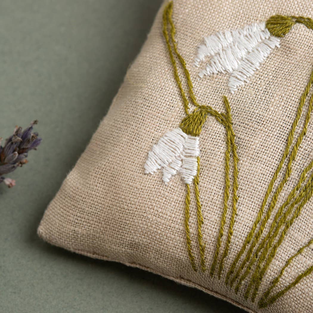 Embroidery kit Lavender bags - Spring garden