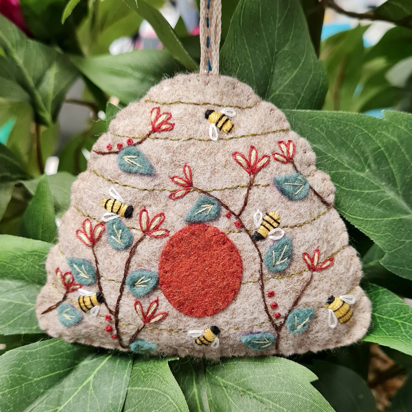 Embroidery Kit with Felt - Beehive