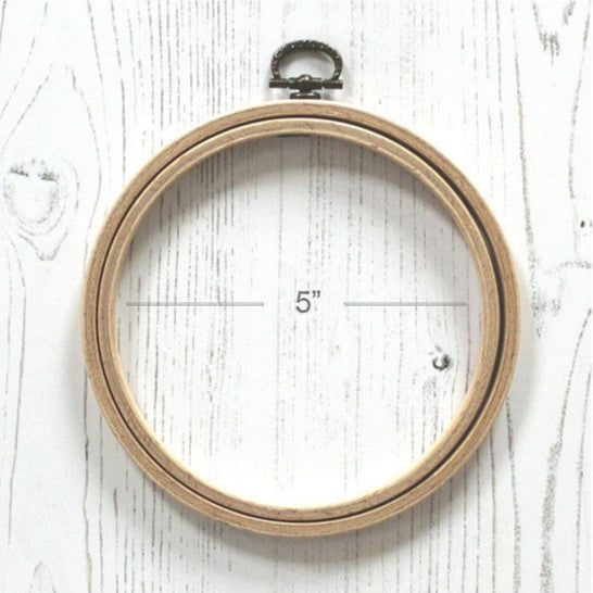 Round Frame in Wood