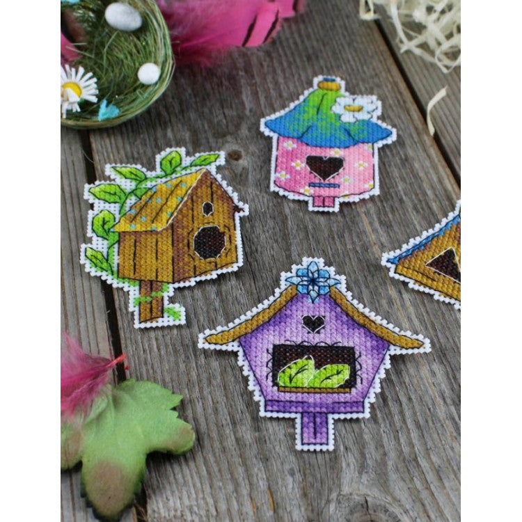 Embroidery Kit Magnets - Bird House